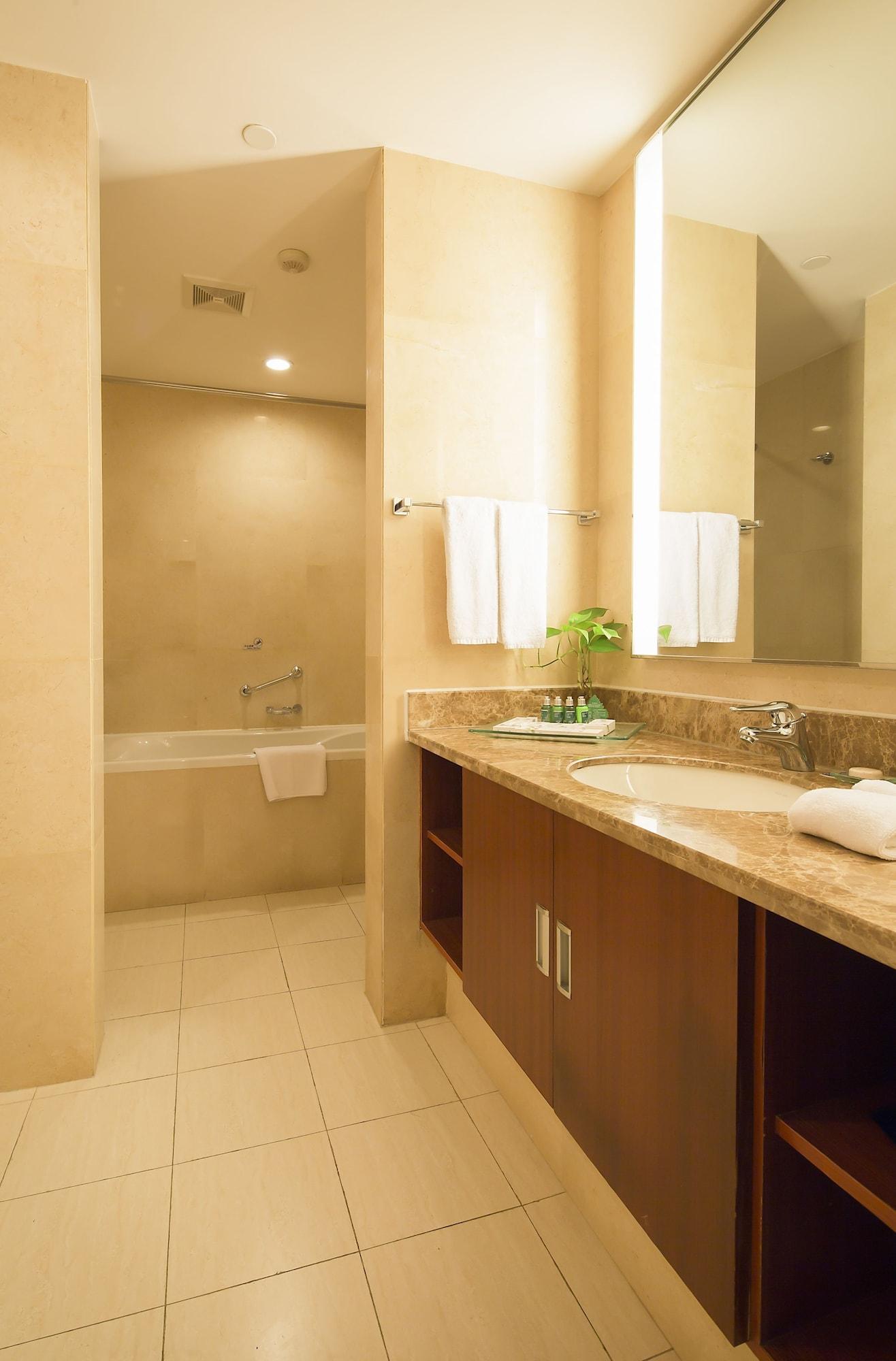 Landison Plaza International Hotel Zhenjiang  Exterior foto