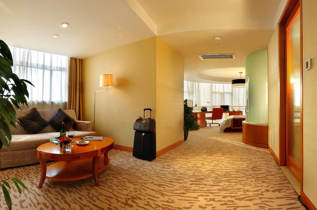 Landison Plaza International Hotel Zhenjiang  Exterior foto